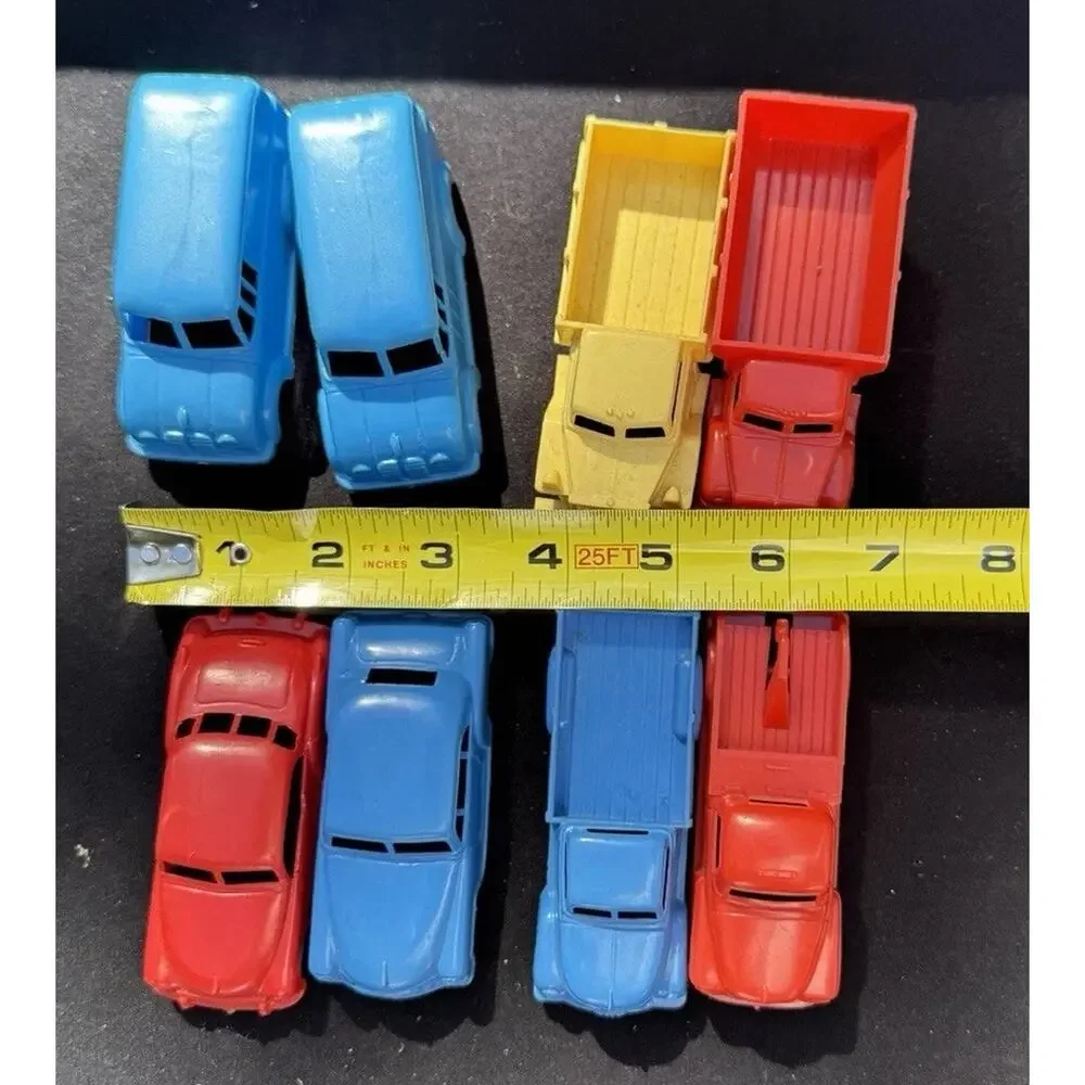 8 Vintage 1950’s Marx Brothers Plastic Cars & Trucks Metal Wheels -LO14